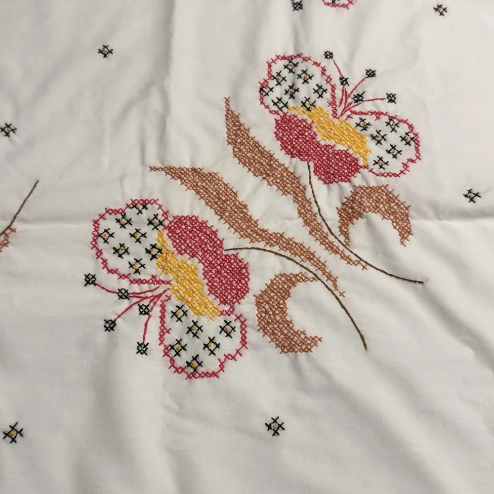 Beautiful Vtg Embroidery Cross-stitch Flower Floral 49